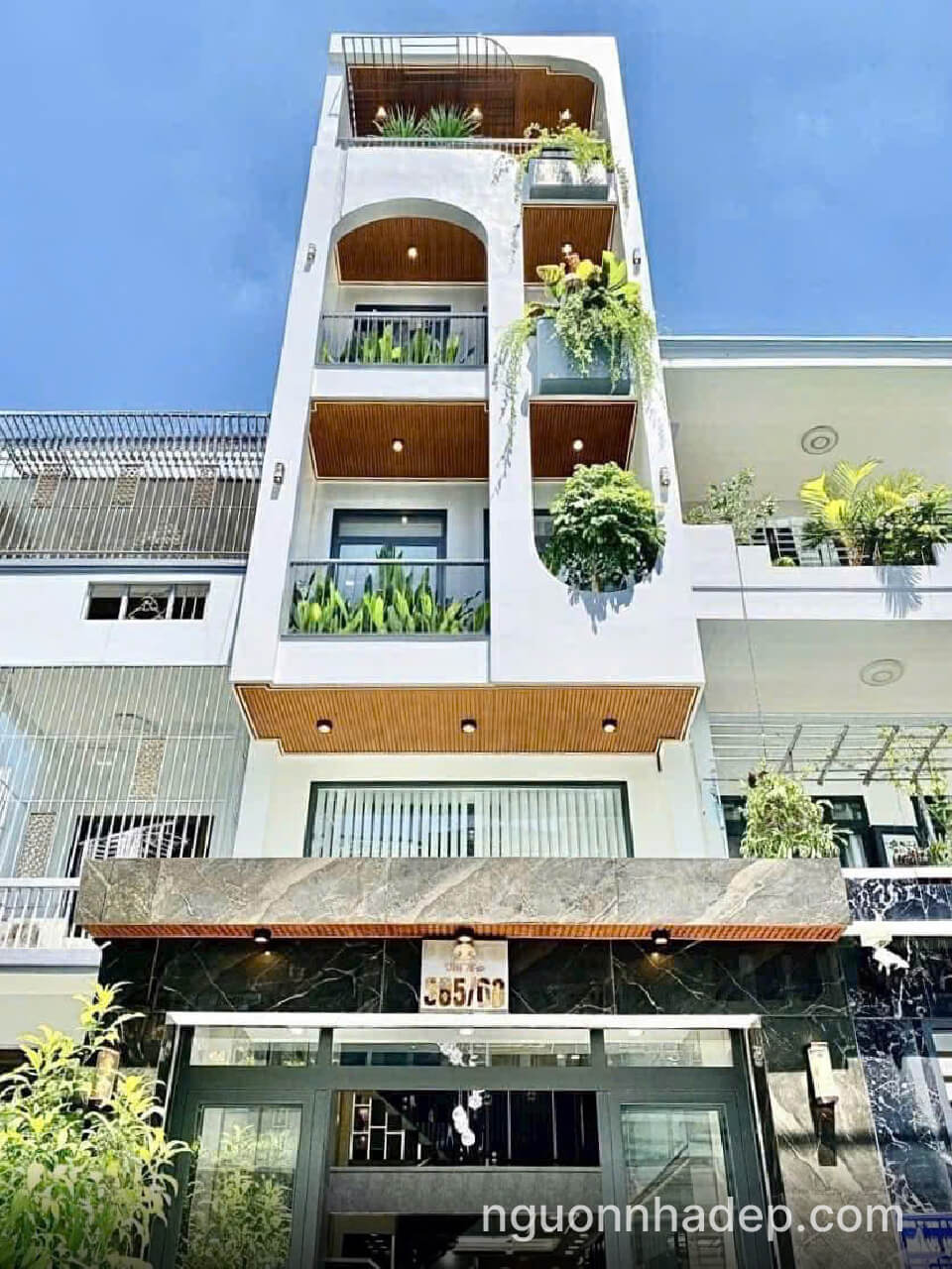 Nhà xây mới 100% đường Lê Văn Thọ xe hơi đậu trong nhà, vị trí siêu đẹp công năng đầy đủ, nội thất cao cấp