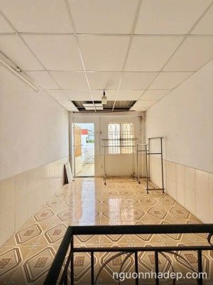 Bán gấp căn nhà hẻm thông xe hơi 4m, 171/ Trần Bá Giao P5 Gò Vấp, 2 tầng + sân thượng