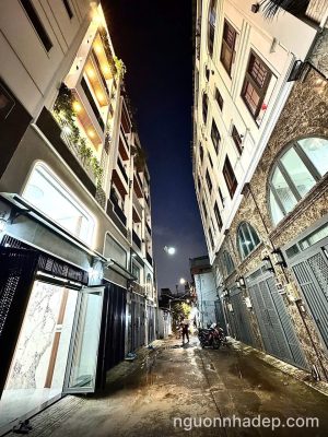 Lên sóng nhà đẹp hẻm ô tô 6m, có thang máy cạnh siêu thị Emart Phan Huy Ích