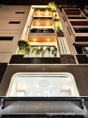 Lên sóng nhà đẹp hẻm ô tô 6m, có thang máy cạnh siêu thị Emart Phan Huy Ích